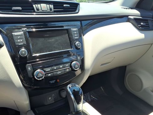 Used 2020 Nissan Rogue Sport SV w/ All-Weather Package AWD/4WD image 25