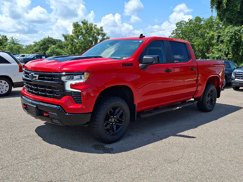 Used 2024 Chevrolet Silverado 1500 LT Trail Boss w/ LPO, Dark Essentials Package AWD/4WD image 6