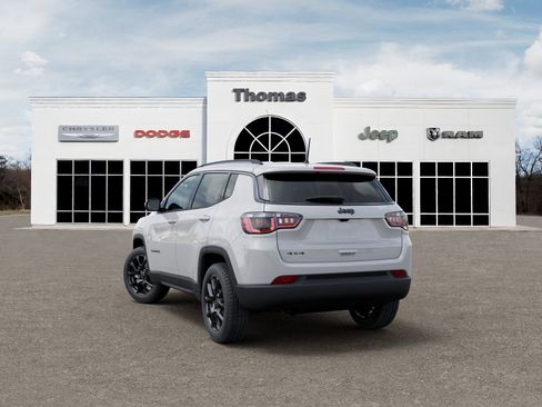 New 2026 Jeep Compass Latitude image 3