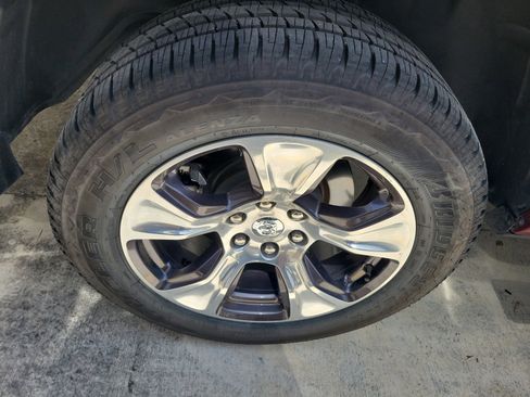 Used 2023 RAM 1500 Laramie AWD/4WD image 6