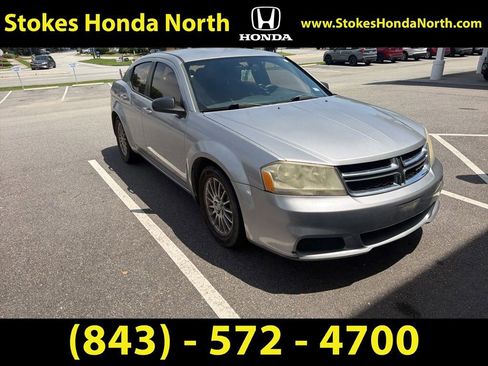 Used 2014 Dodge Avenger SE FWD image 1