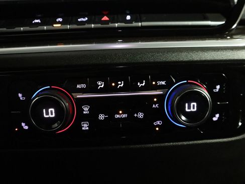 Used 2022 Chevrolet Silverado 1500 LT image 42