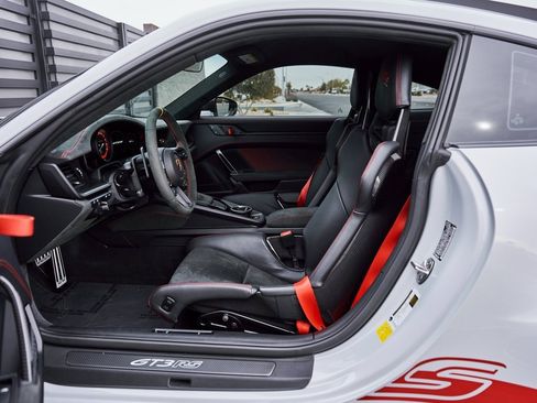 Used 2025 Porsche 911 GT3 RS w/ Weissach Package image 35
