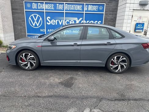 Used 2022 Volkswagen Jetta GLI Autobahn FWD image 2