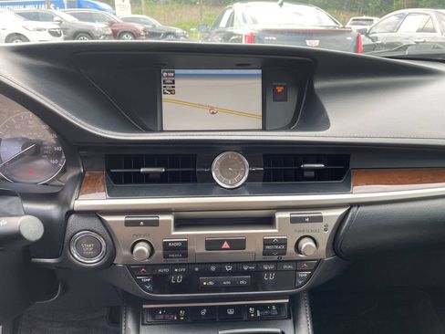 Used 2017 Lexus ES 350 w/ Luxury Package FWD image 21