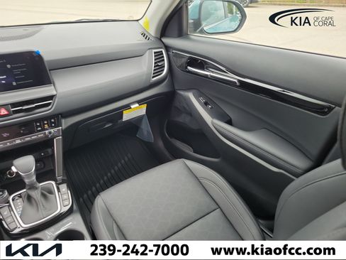 New 2026 Kia Seltos EX FWD image 16