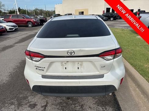 Used 2023 Toyota Corolla LE w/ LE Convenience Package image 5