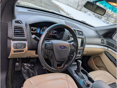 Used 2017 Ford Explorer XLT w/ Equipment Group 202A image 17