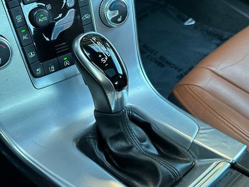 Used 2017 Volvo S60 T5 Inscription Platinum image 18