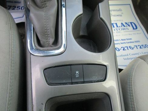 Used 2017 Chevrolet Cruze LT image 16