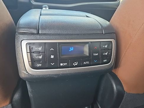 Used 2018 Toyota Highlander Limited Platinum AWD/4WD image 38