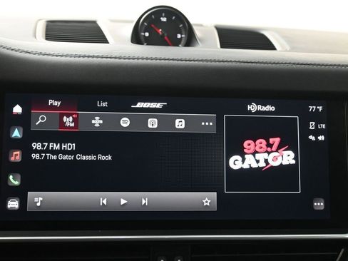 Used 2022 Porsche Cayenne Platinum Edition image 8