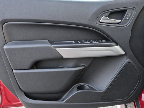 Certified 2018 Chevrolet Colorado LT RWD image 14