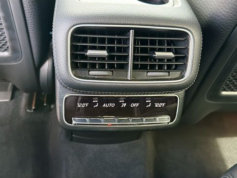 Used 2025 Mercedes-Benz GLS 450 4MATIC image 21