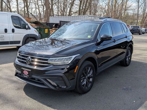 Used 2022 Volkswagen Tiguan SE image 8