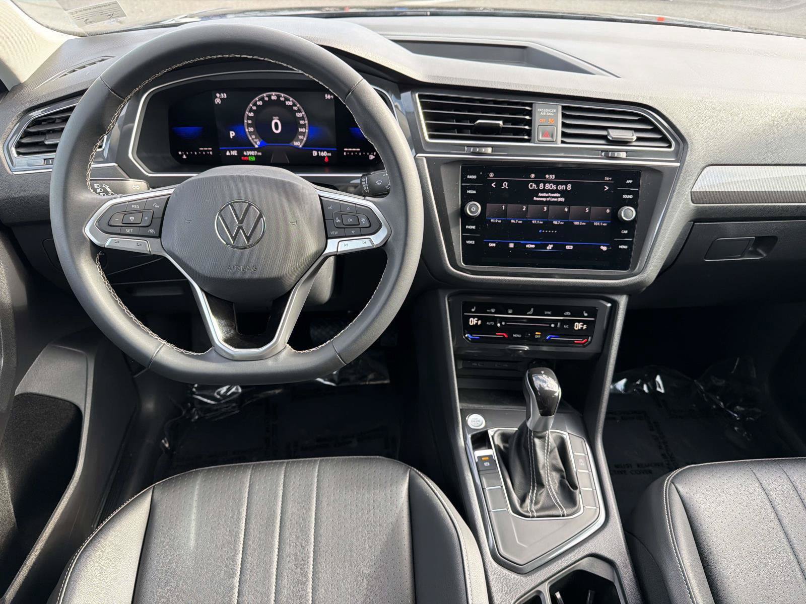 Used 2023 Volkswagen Tiguan SE FWD image 10