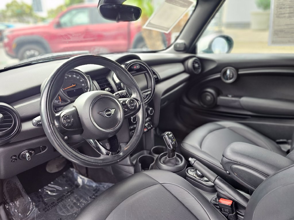 Used 2020 MINI Cooper Convertible FWD image 21