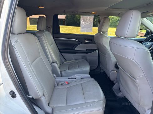Used 2019 Toyota Highlander Limited image 31
