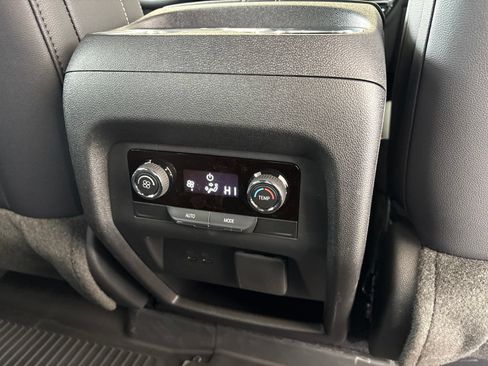 New 2026 Chevrolet Traverse LT w/ Driver Confidence Package FWD image 21
