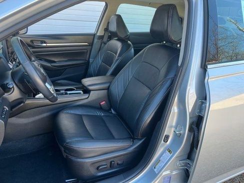 Used 2024 Nissan Altima 2.5 SR w/ SR Premium Package FWD image 22