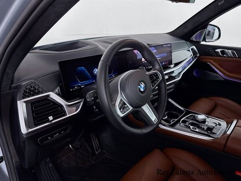 Used 2026 BMW X7 xDrive40i w/ Executive Package image 9