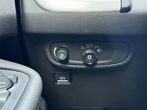 Used 2024 GMC Terrain SLE image 37