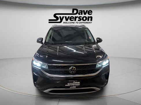 Used 2023 Volkswagen Taos SE image 4