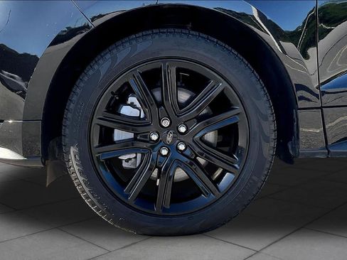 Used 2022 Ford Edge ST-Line w/ Class II Trailer Tow Package AWD/4WD image 21