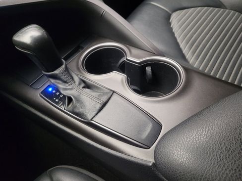 Used 2021 Toyota Camry SE w/ Carpet Mat Package (TMS) image 26