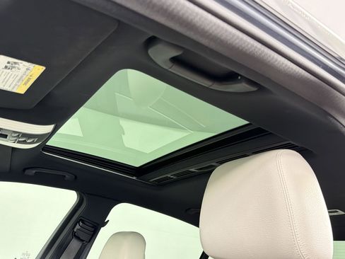 Used 2011 Mercedes-Benz E 350 BlueTEC Sedan image 17