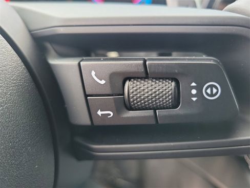 Used 2025 Porsche Cayenne image 32