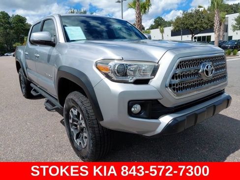 Used 2017 Toyota Tacoma TRD Off-Road w/ Tow Package RWD image 3