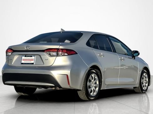 Used 2021 Toyota Corolla LE image 5