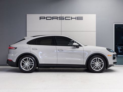 Certified 2024 Porsche Cayenne Coupe AWD/4WD image 8