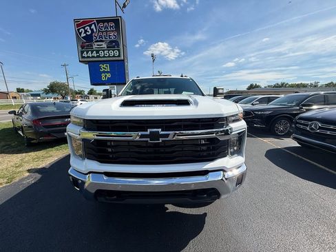 Used 2026 Chevrolet Silverado 3500 LT w/ All Star Edition AWD/4WD image 9