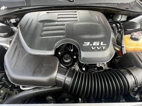 Used 2018 Chrysler 300 S w/ 300S Premium Group RWD image 34