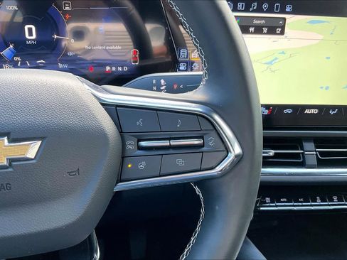 Used 2025 Chevrolet Equinox EV LT w/ Comfort Package image 24