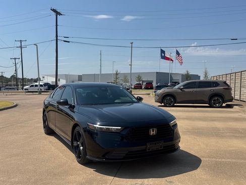 Used 2024 Honda Accord Sport image 2