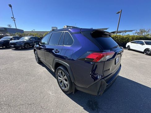 Used 2022 Toyota RAV4 XLE Premium image 32