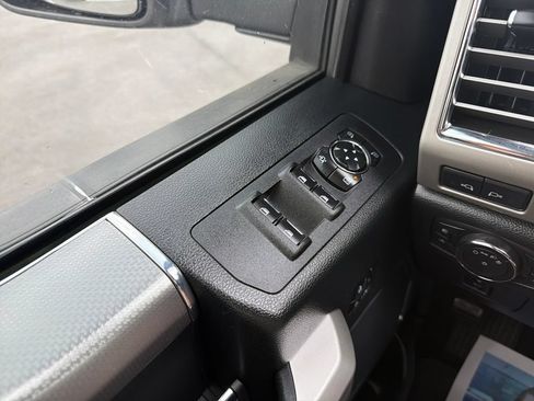 Used 2015 Ford F150 Lariat AWD/4WD image 9