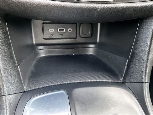 Used 2023 Chevrolet Equinox LT FWD image 30