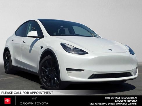 Used 2022 Tesla Model Y Long Range AWD/4WD image 1