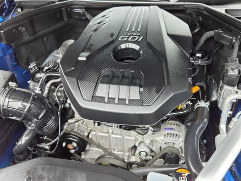 Used 2020 Genesis G70 2.0T w/ Sport Package RWD image 10