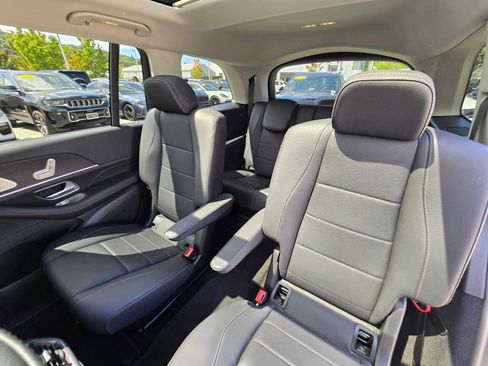 Used 2026 Mercedes-Benz GLS 450 4MATIC image 18