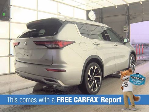 Used 2024 Mitsubishi Outlander SEL image 2