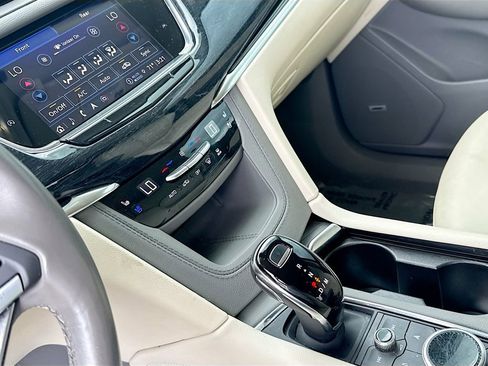 Used 2024 Cadillac XT6 Premium Luxury image 29