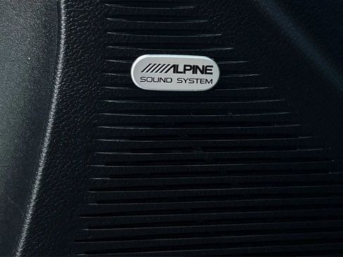 Used 2015 Dodge Challenger R/T RWD image 19