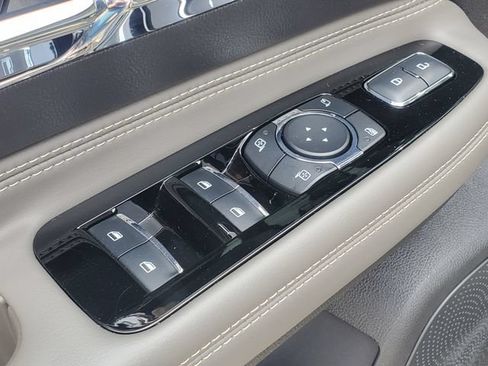 Certified 2024 Lincoln Corsair AWD w/ Equipment Group 101A image 9