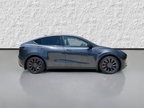 Used 2024 Tesla Model Y Performance AWD/4WD image 2