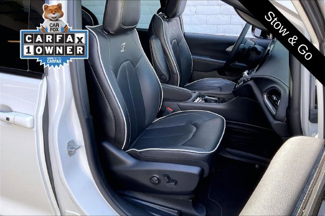 Used 2026 Chrysler Pacifica Limited w/ S Appearance Package FWD image 6